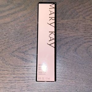 New in box Mary kay oil mattifier